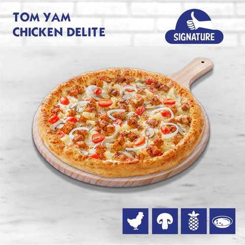 Tom Yam Chicken Delite Pizza